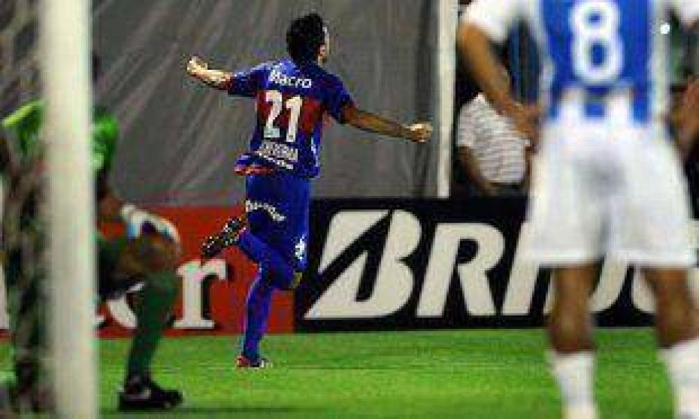 Tigre gole� por 4 a 0 a Deportivo Quito y se asegur� un lugar en la clasificaci�n