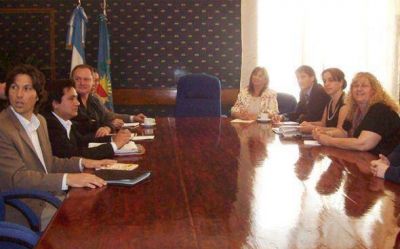 Opositores se reunieron con funcionarios del Ejecutivo para estudiar la nueva tarifaria