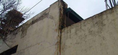 Camau se sigue haciendo el distra�do ante el inminente derrumbe del hogar de ancianos