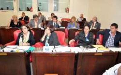 Diputados solicitan la pavimentaci�n de la ruta Juana Azurduy		