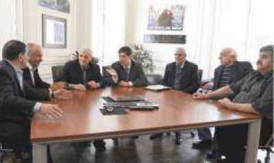 El jefe de Gabinete recibi� en su despacho a los integrantes del Consejo Directivo de la CGT