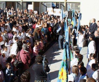 �No le cierro la puerta a que las clases comiencen en marzo�