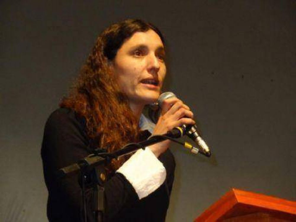 Silvana Soria: �La idea es que en la ciudad de La Plata exista este beneficio de la tarifa social�