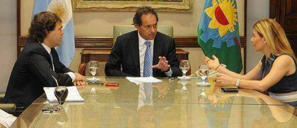Scioli anuncia 'gesti�n' en educaci�n para contrarrestar la cr�tica docente