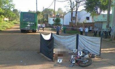 Accidente fatal al derrapar con su moto y ser arrollado
