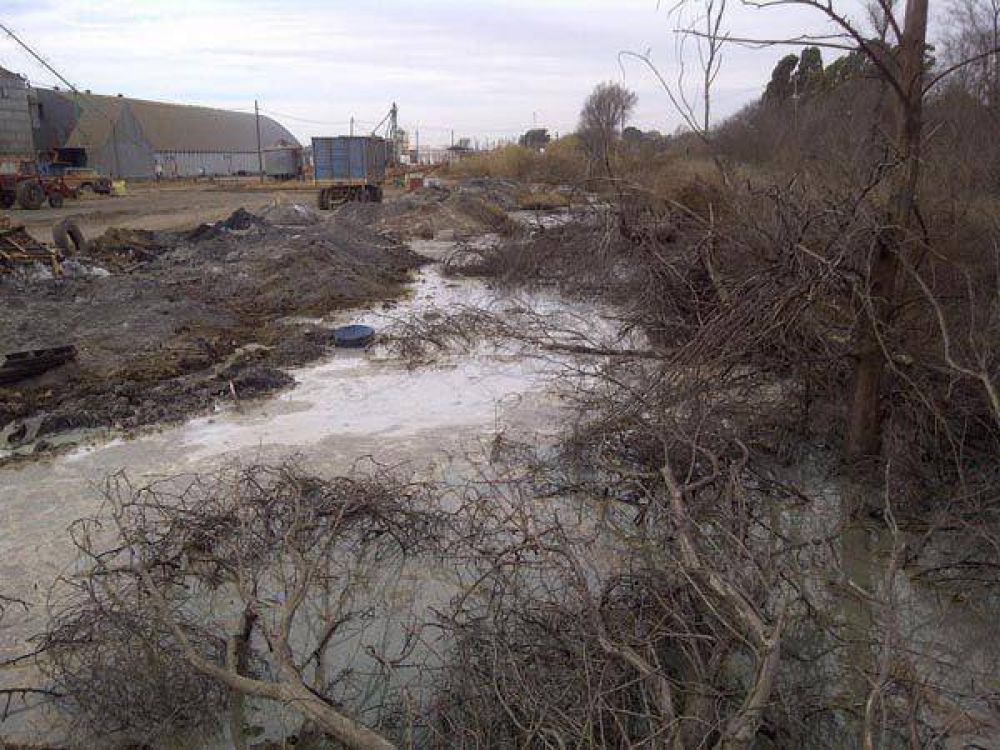  Contaminaci�n en Catril�: Alihu�n dice que D�az no ley� su propio informe