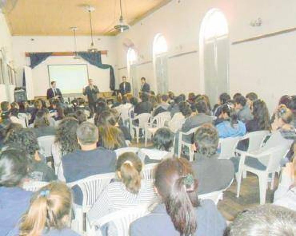 De Ciencias de la Salud egresan hoy 482 profesionales