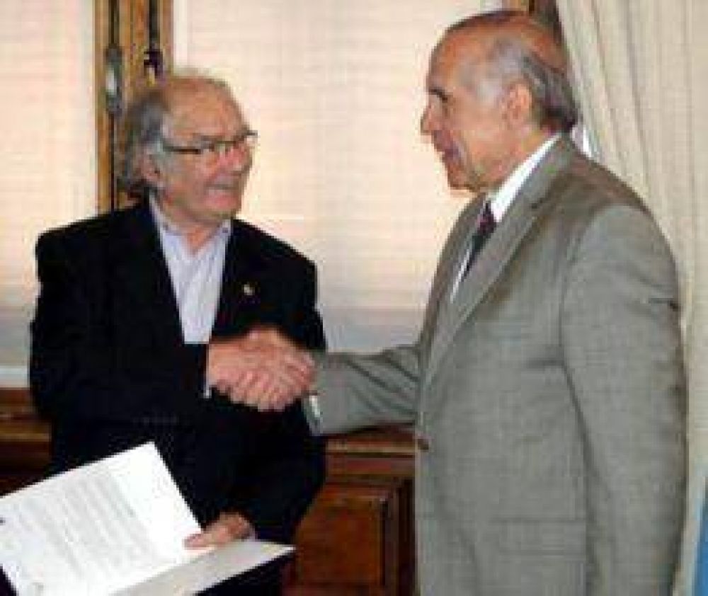 P�rez Esquivel entre nosotros