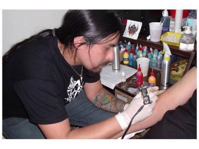 Por ordenanza, se ofrecer�n cursos sobre higiene y seguridad para tatuadores