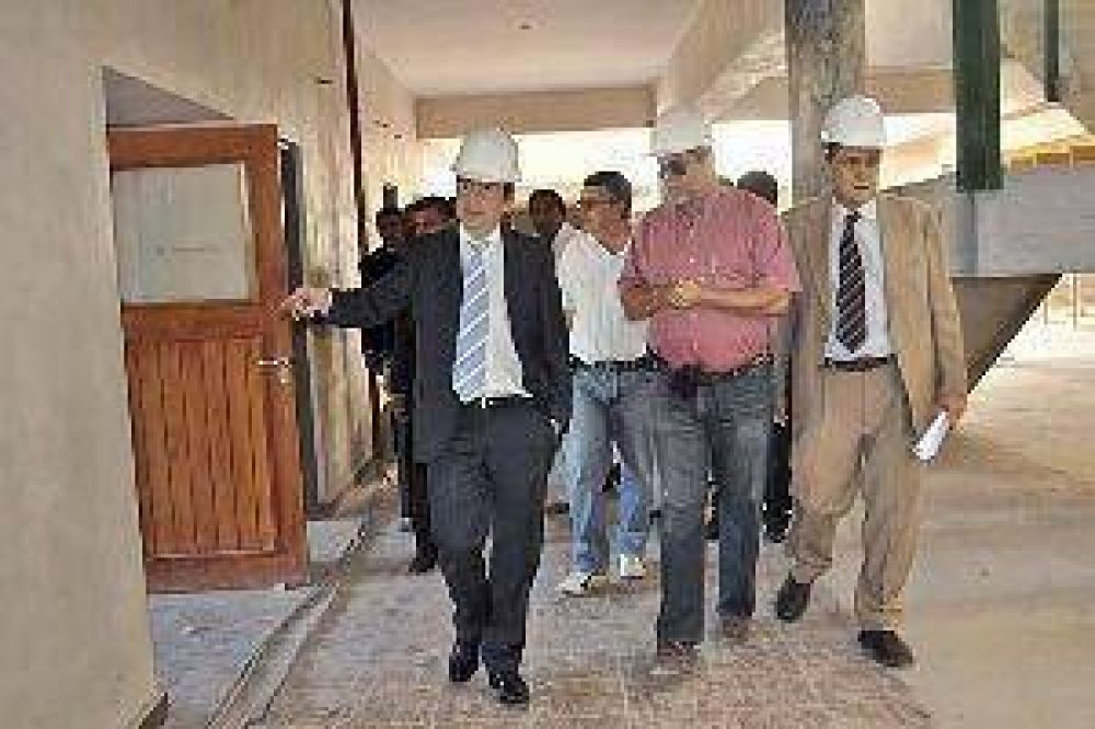 Zamora supervis� en La Banda obras educacionales y viviendas