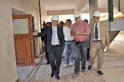 Zamora supervis� en La Banda obras educacionales y viviendas