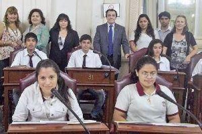 Niccolai presidi� la sesi�n especial de "Diputados por un d�a"