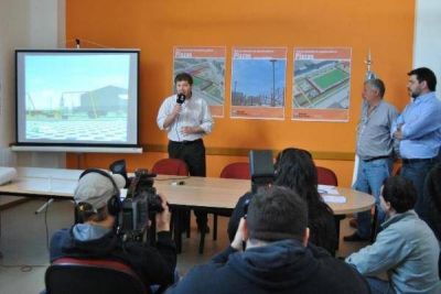  El Intendente Melella present� un importante plan de recuperaci�n de plazas