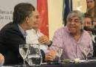 Para Moyano, Macri est� m�s cerca de los K que de Camioneros