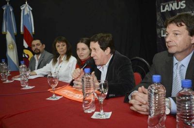 EL INTENDENTE DE LAN�S DAR�O D�AZ P�REZ LANZ� EL PROGRAMA LOCAL �HOSPITAL AMIGABLE