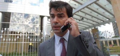 Tras un reto, Urtubey ya no es candidato a presidente y le pega a Clar�n