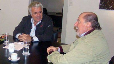 De La Sota busca proyecci�n nacional y Busti se suma