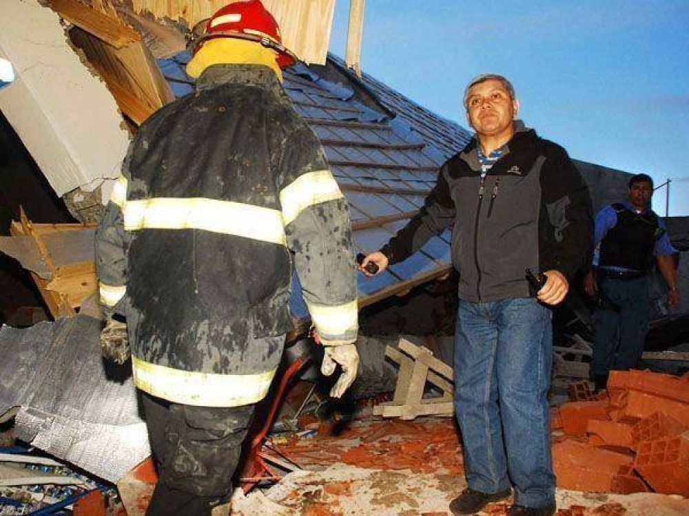 Jorge Sapag, sobre el derrumbe: 'Es una tragedia tremenda que enluta al pa�s'