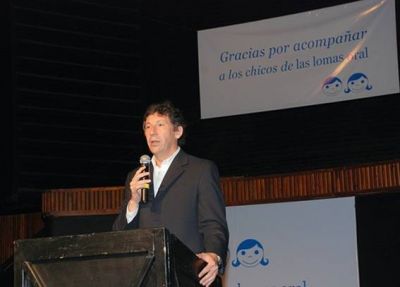 Gustavo Posse particip� de la 12� cena solidaria de Las Lomas Oral