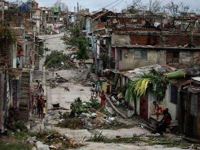 Sandy: 41 muertos en el Caribe y alerta en EEUU