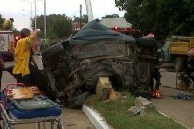 Tres j�venes heridos en terrible accidente de tr�nsito