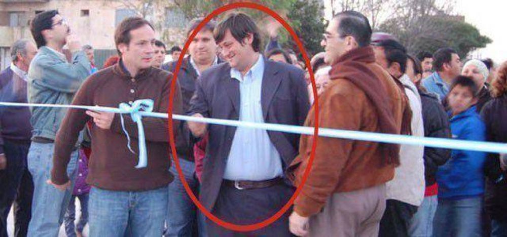 En junta de estafadores, Bin y la doble agente Miriam Sosa "arman mujeres" para Camau