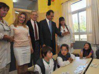 Lobos: Scioli inaugur� edificio para escuela y record� a N�stor Kirchner