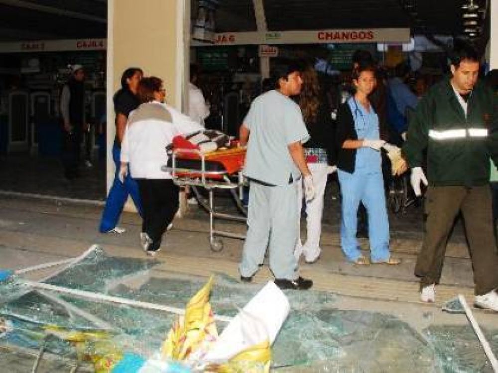 Ya son tres los muertos por el derrumbe del supermercado en Neuqu�n
