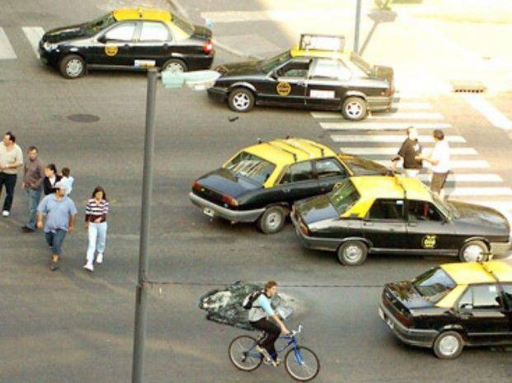 En seis meses, todos los taxis ser�n controlados las 24 horas por el municipio