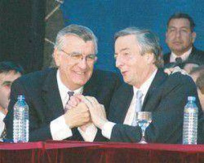 Hoy entronizar�n la estatua de N�stor Kirchner con un acto en el Centro C�vico