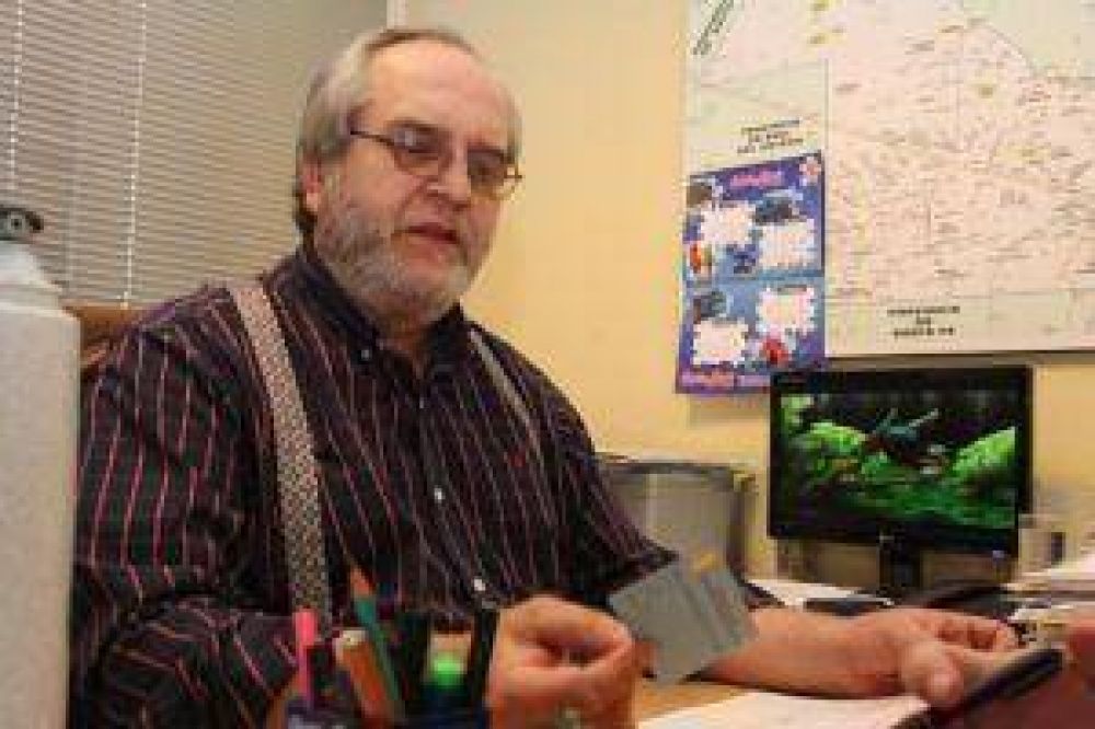 L�pez apunt� la necesidad de que se regule por ley la actividad de los taxis y remises