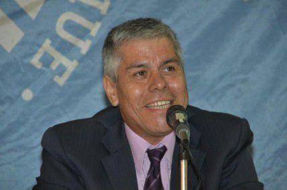 Peralta particip� en acto por 40 a�os de la Universidad del Comahue