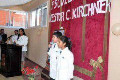 Impusieron el nombre de Nestor Kirchner a escuela de Alto Comedero