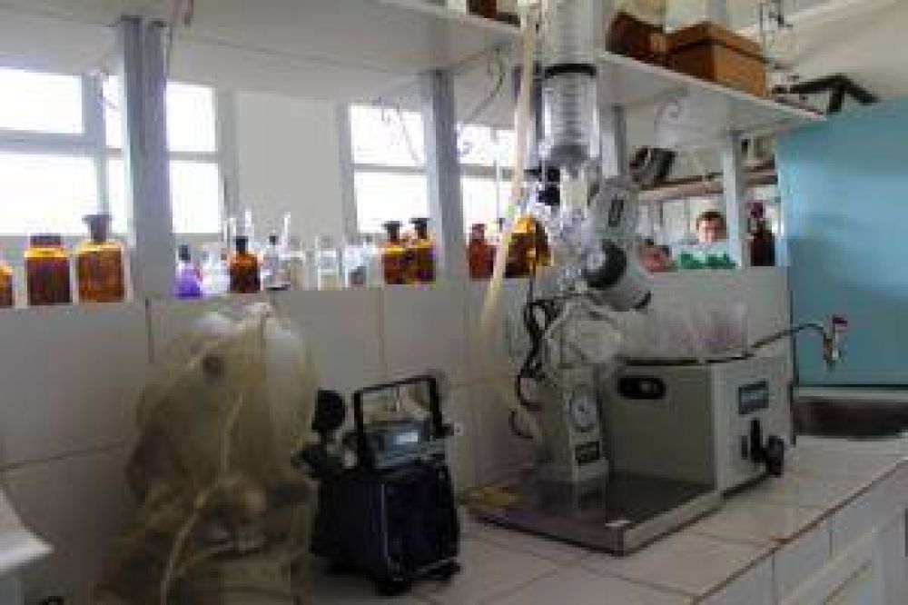 El laboratorio municipal eval�a 18 muestras de alimentos por mes