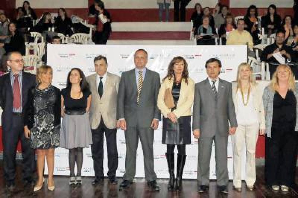 Buzzi particip� de la inauguraci�n de la edici�n 2012 del Eisteddfod del Chubut