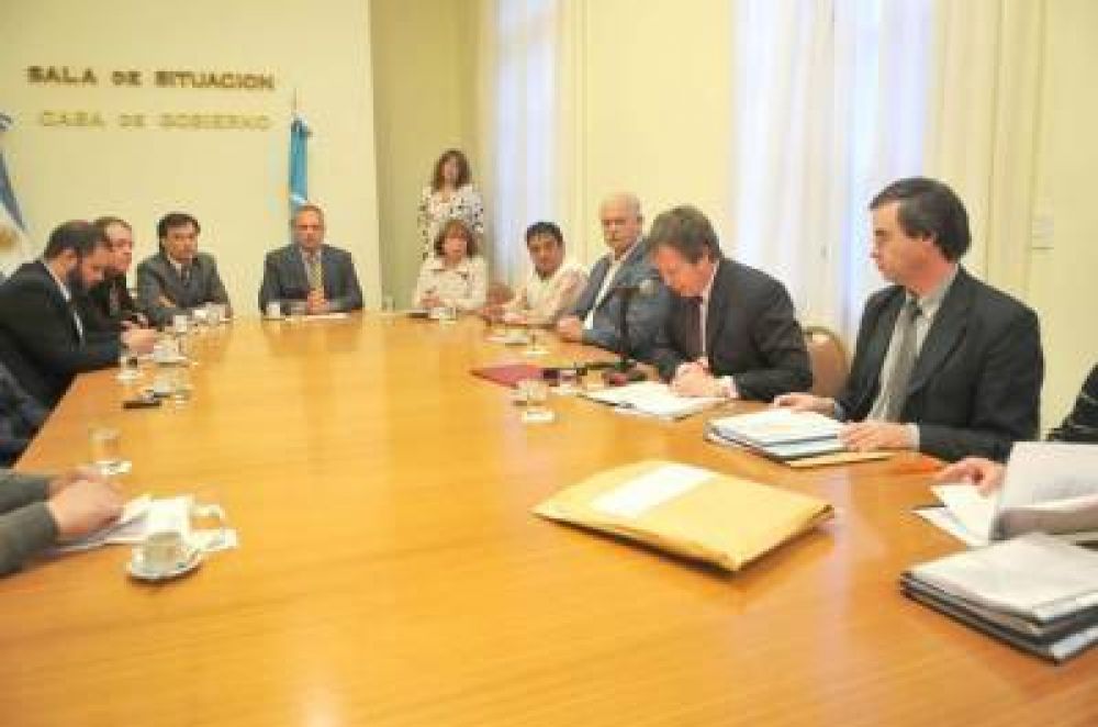 Buzzi destac� su compromiso con las comunas rurales