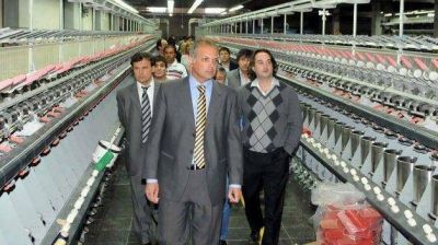 Buzzi recorri� el Parque industrial Pesado de Trelew