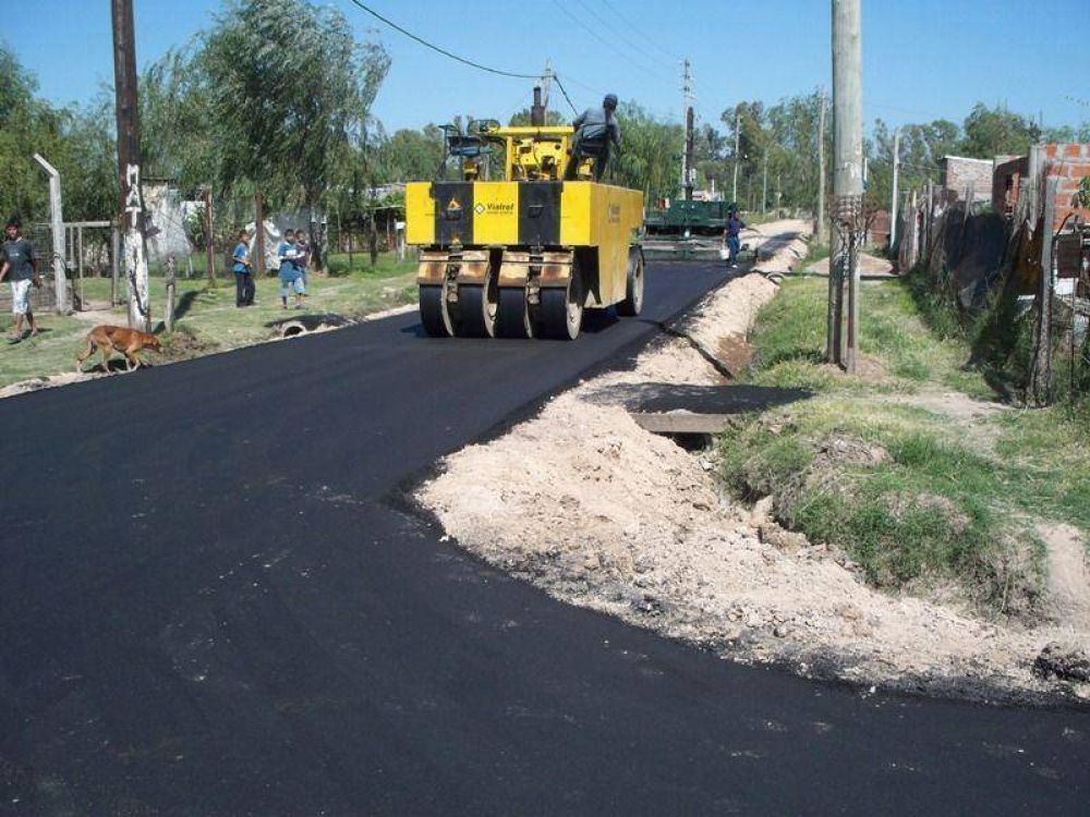 AVANZA LA OBRA DE ASFALTO EN MAQUINISTA SAVIO