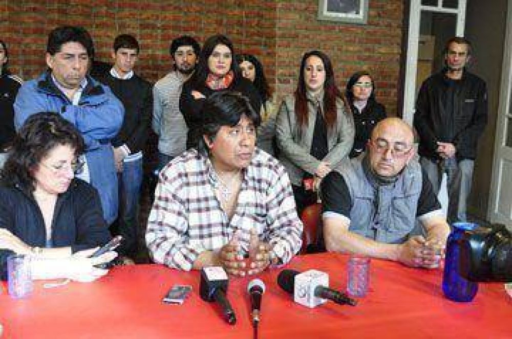 Limpian la ciudad de carteler�a