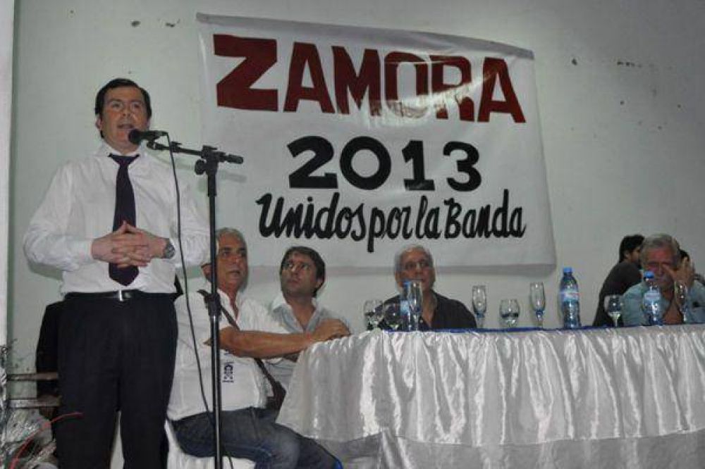 Zamora particip� de un homenaje a dos a�os de la muerte de N�stor Kirchner
