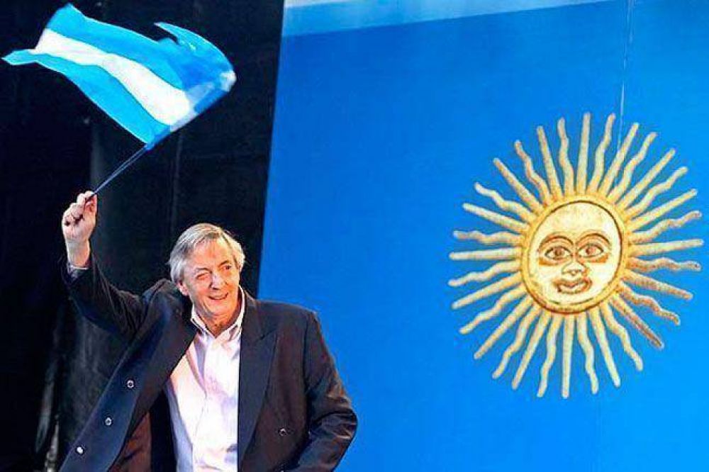 N�stor vive en el pueblo