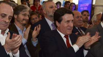 El INTENDENTE DE LAN�S JUNTO AL MINISTRO DE EDUCACI�N NACIONAL ALBERTO SILEONI