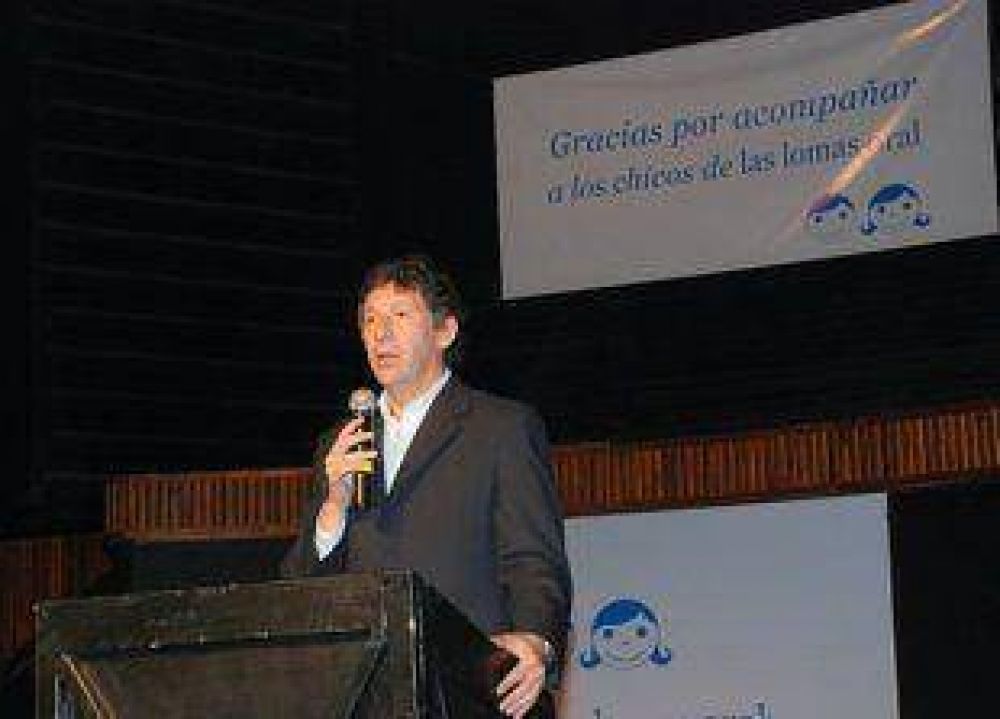 Posse particip� de la cena solidaria de las Lomas oral