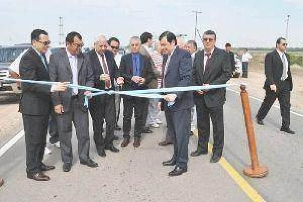 Zamora inaugur� una obra vial en El Bobadal denominada N�stor Kirchner