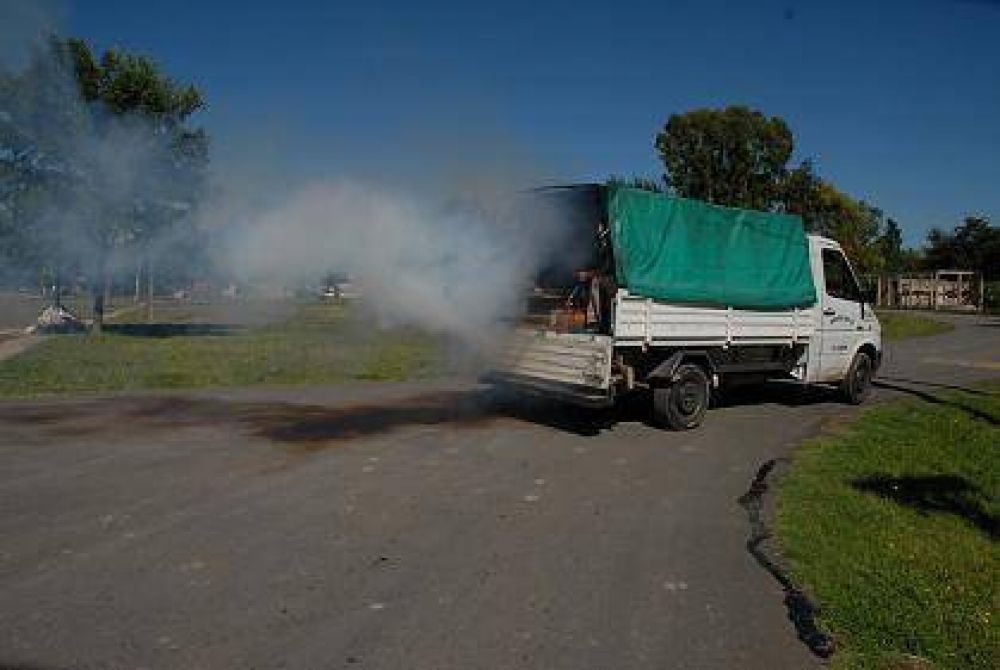 Presidente Per�n: Fumigan contra el dengue