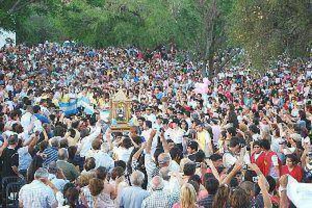 El pueblo santiague�o se prepara para las celebraciones de la Madre del Consuelo