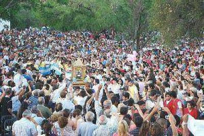 El pueblo santiague�o se prepara para las celebraciones de la Madre del Consuelo