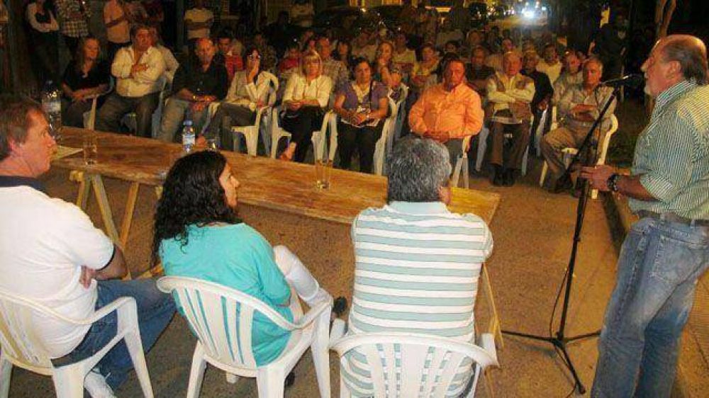 Busti agrup� a sus referentes del FEF en Nogoy�