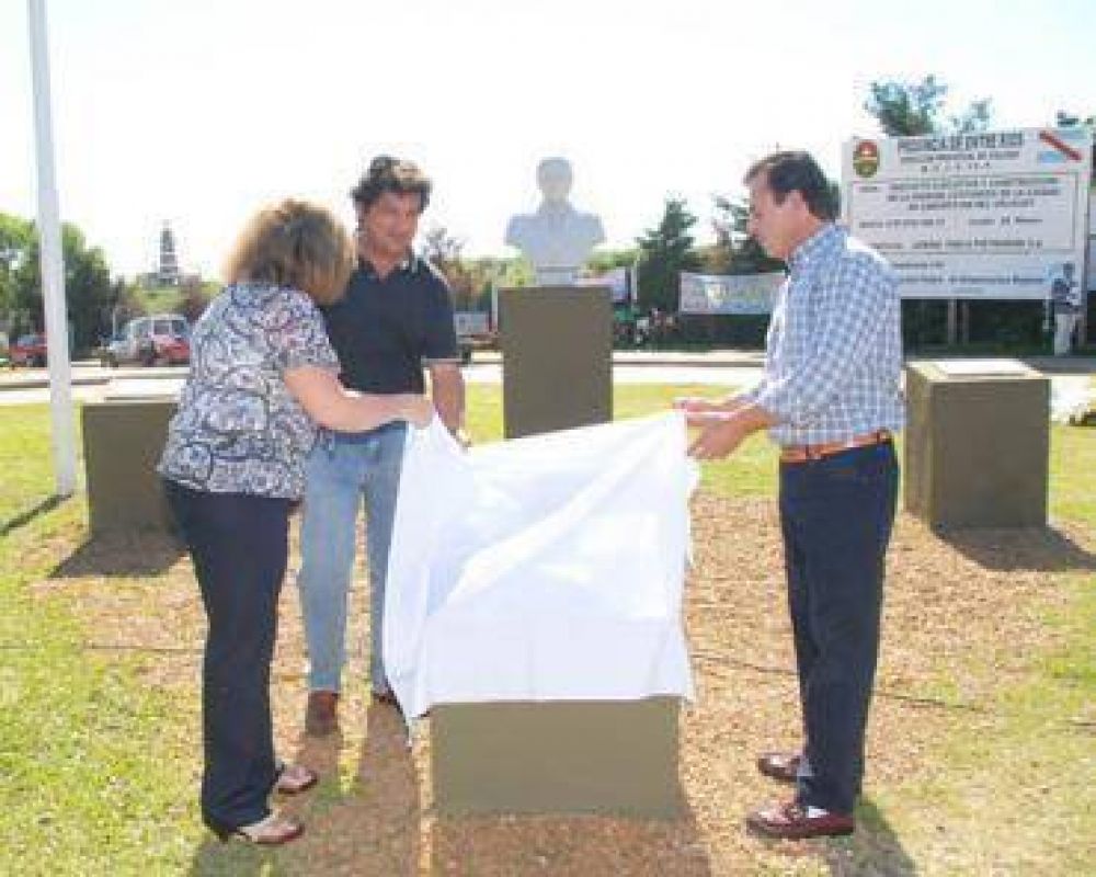 Homenajes a N�stor Kirchner en todo el pa�s
