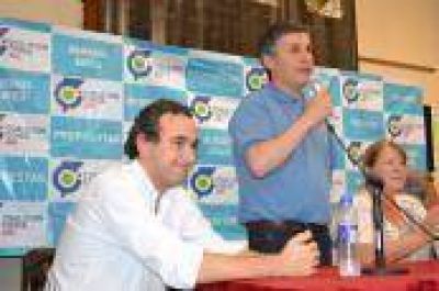 El diputado Walter Martello asumi� la presidencia de la CC-ARI bonaerense, dando un mensaje de �renovaci�n y pluralidad�